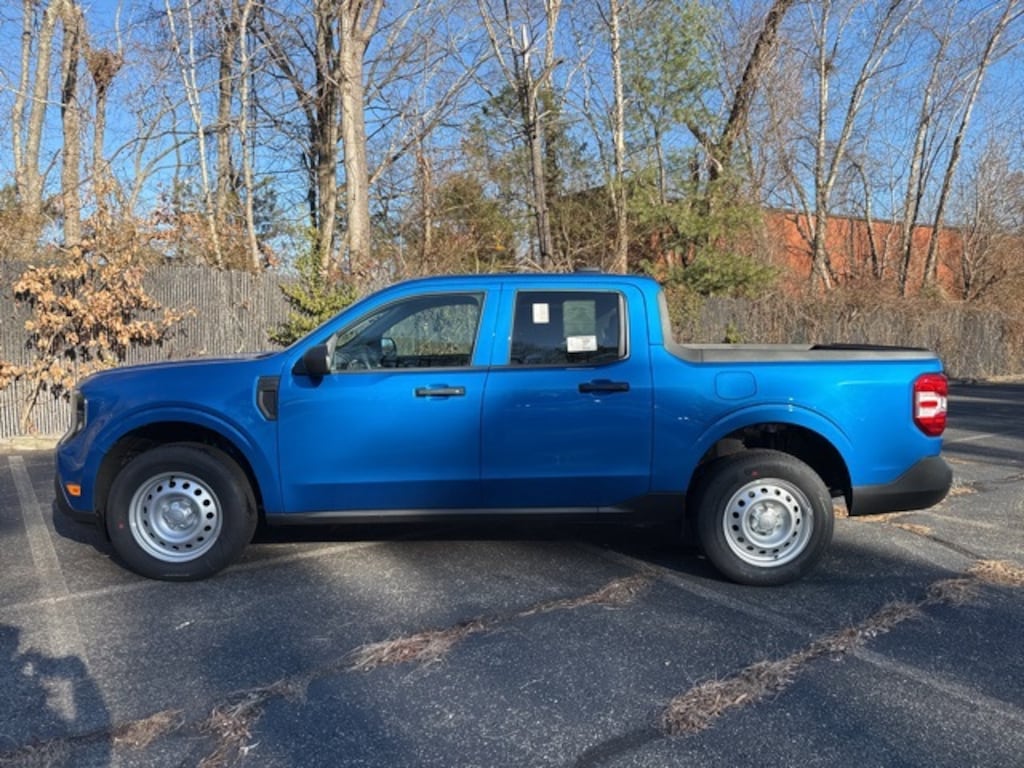 New 2026 Ford Maverick XL 4D Crew Cab