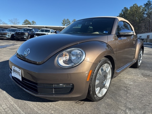 2013 Volkswagen Beetle 2.5L 70s Edition Convertible