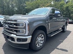 2025 Ford F-250 Lariat 4D Crew Cab