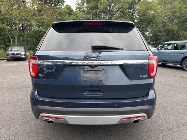 2017 Ford Explorer XLT photo 4
