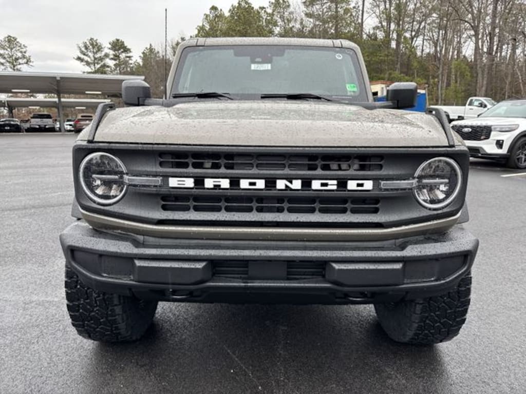 New 2025 Ford Bronco Custom 4D Sport Utility