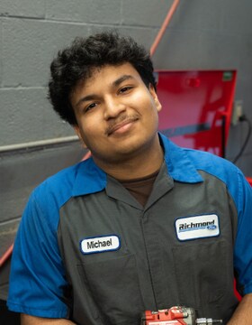 Staff member Michael Awad from ID_02fd0193f42d