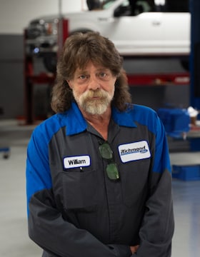 Staff member Billy Arnold from ID_02fd0193f42d
