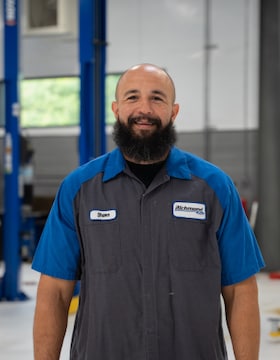 Staff member Shawn Johnson from ID_02fd0193f42d