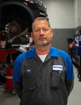 Staff member Alan Rolfe from ID_02fd0193f42d