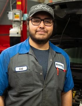 Staff member Andi Salazar Garrido from ID_02fd0193f42d