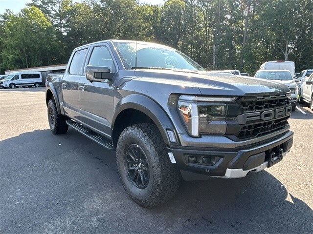 2025 Ford F-150 Raptor photo 2
