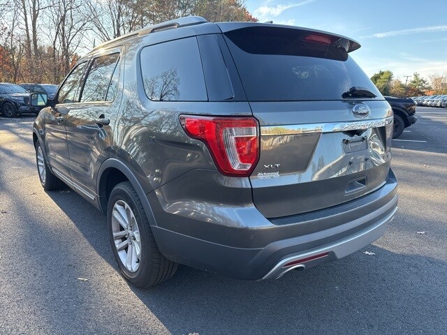 2016 Ford Explorer XLT photo 2