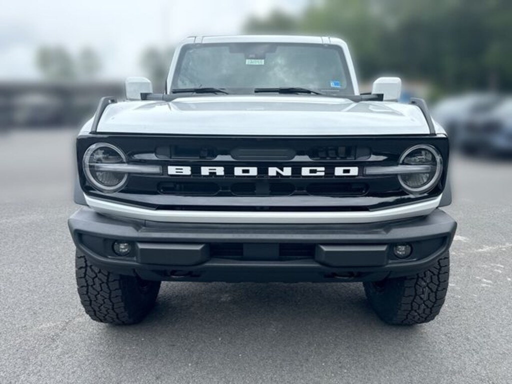 New 2026 Ford Bronco Outer Banks CUSTOM WHEELS LIFT 4D Sport Utility