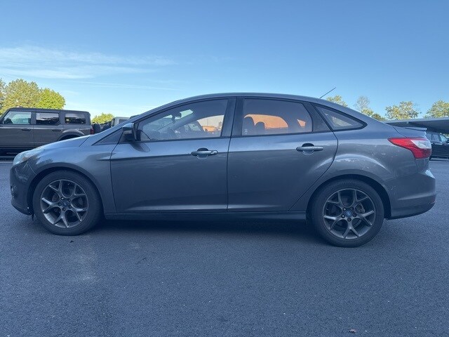 2013 Ford Focus Sedan photo 2