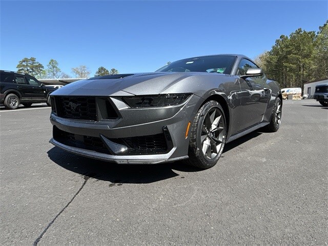 2025 Ford Mustang Dark Horse photo 4
