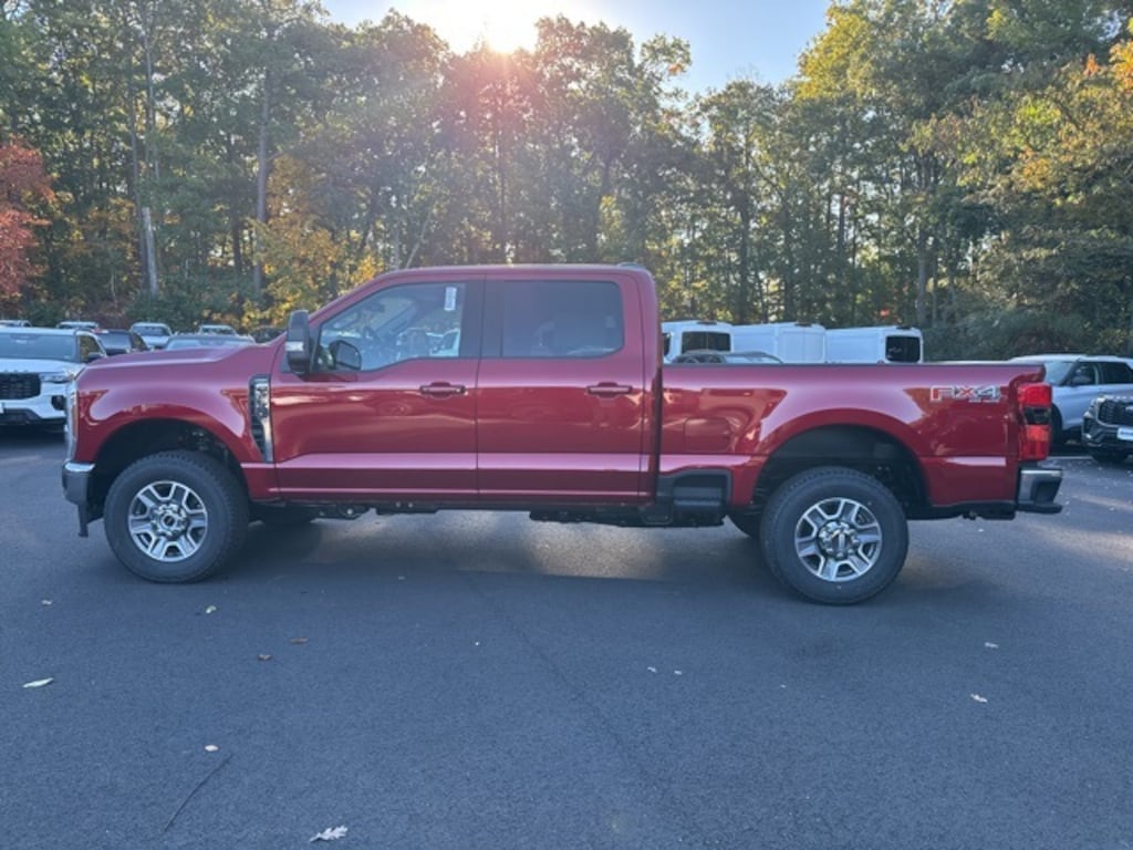 New 2026 Ford F-250 Lariat 4D Crew Cab