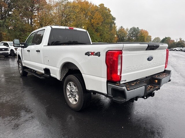 2025 Ford F-250 Lariat photo 3