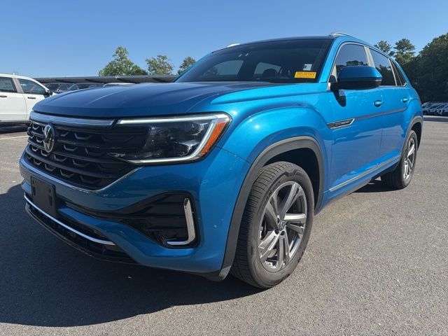 2024 Volkswagen Atlas Cross Sport 2.0T SEL R-Line 4MOTION's photo