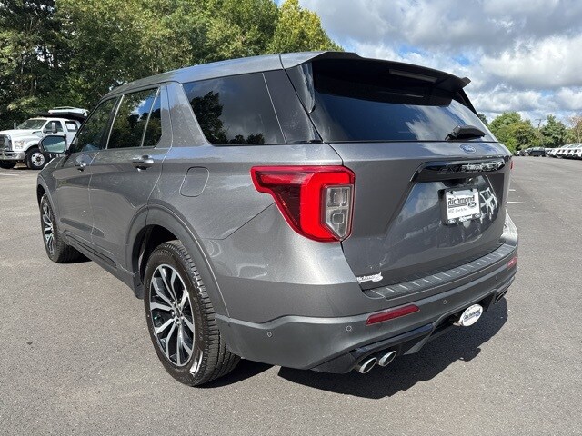 2021 Ford Explorer ST photo 2