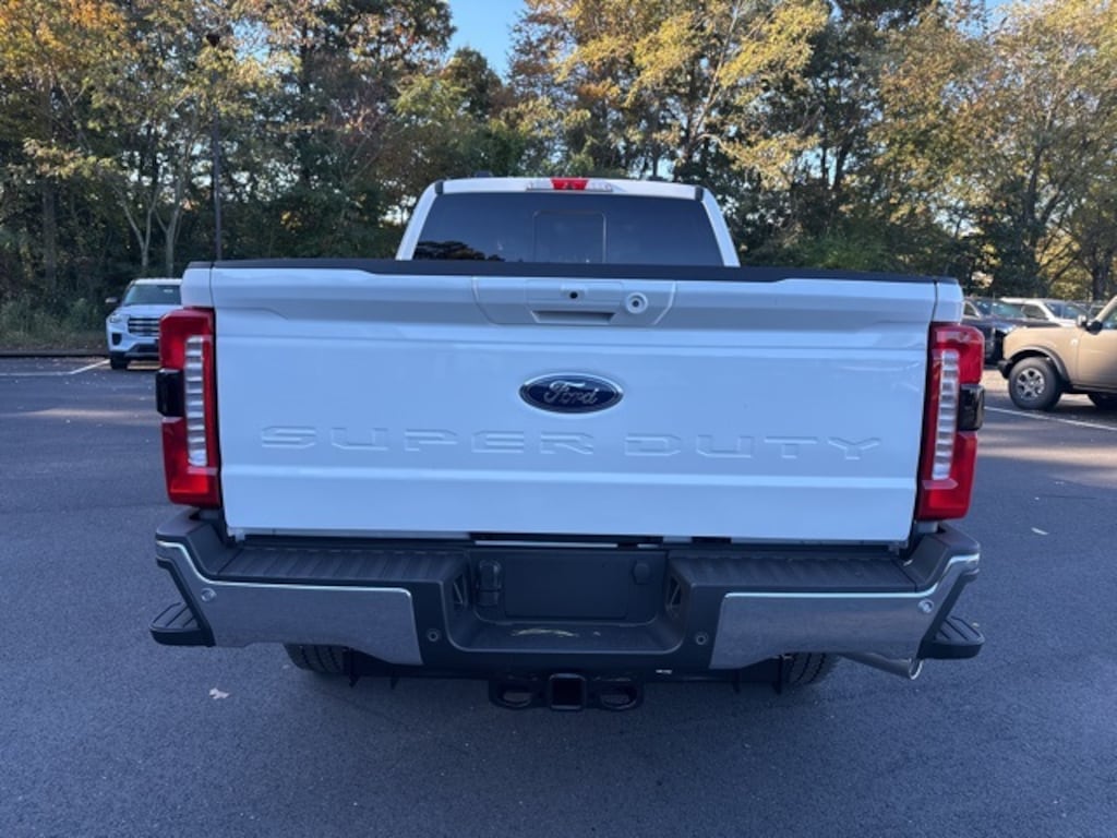 New 2026 Ford F-250 Lariat 4D Crew Cab