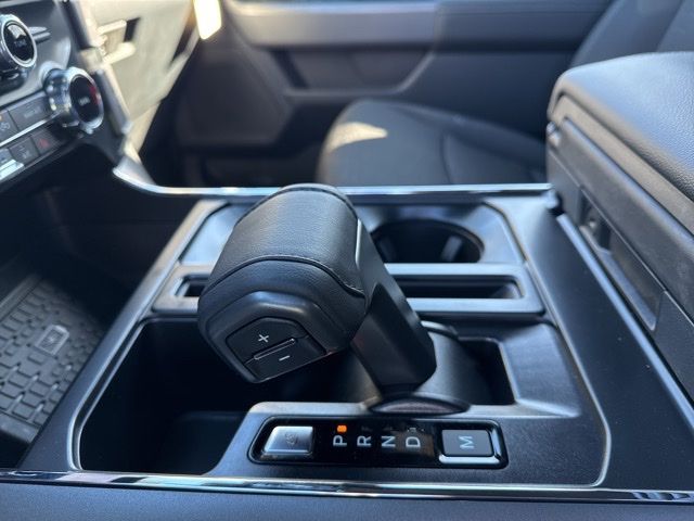 2025 Ford F-150 XLT - Photo 17
