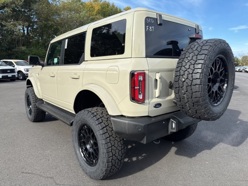 New 2025 Ford Bronco Outer Banks CUSTOM LIFT, TIRES, AND WHEELS 4D Sport Utility