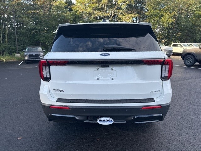 2025 Ford Explorer ST-Line photo 4