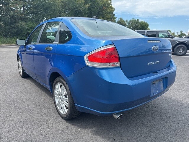 2010 Ford Focus SEL Sedan photo 3