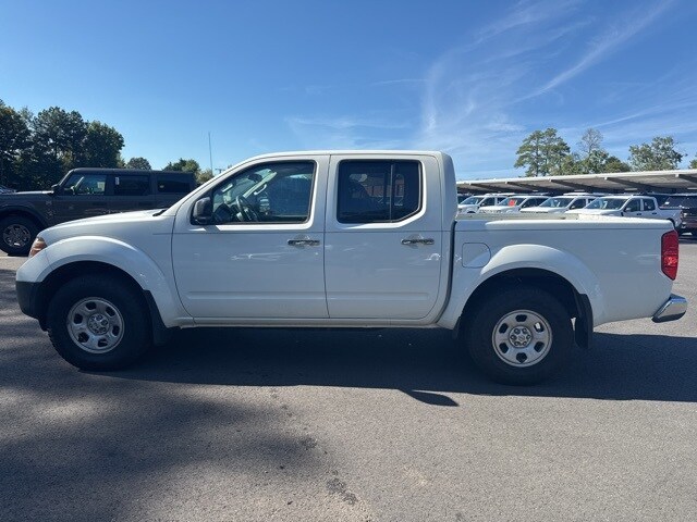 2016 Nissan Frontier S photo 2