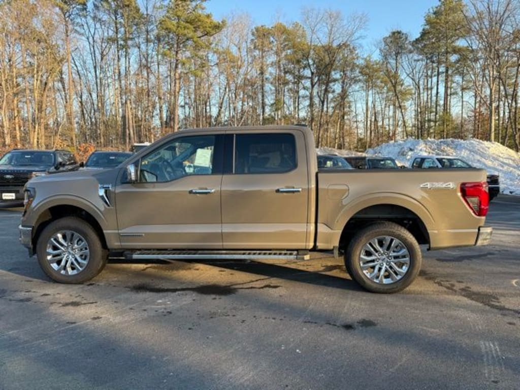 New 2025 Ford F-150 XLT 4D SuperCrew
