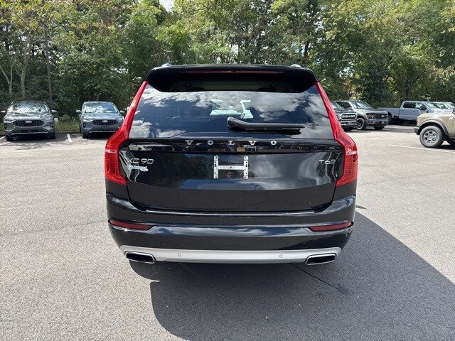 2021 Volvo XC90 T6 Momentum photo 2
