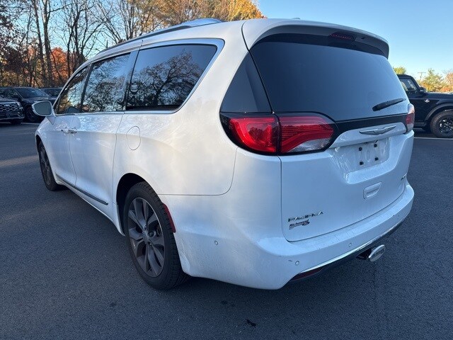 2018 Chrysler Pacifica Limited photo 3