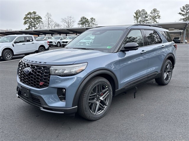 2025 Ford Explorer ST Sport photo 4