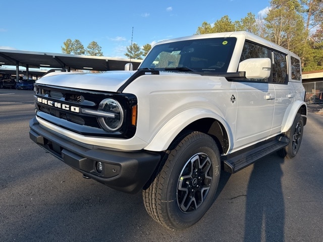 2025 Ford Bronco 4-Door Outer Banks's photo