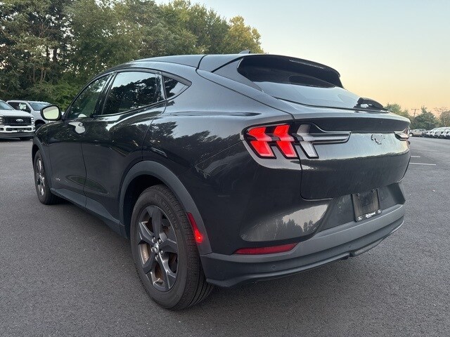 2022 Ford Mustang Mach-E Select photo 3