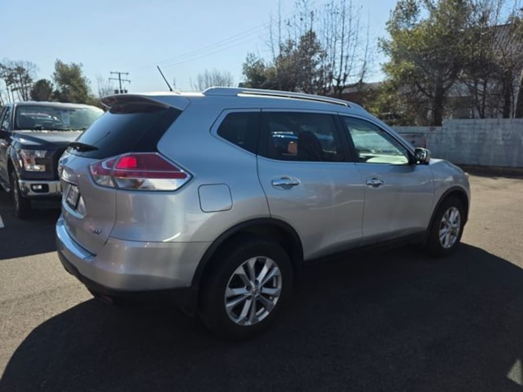Used 2016 Nissan Rogue SV SUV