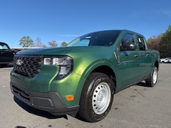 2025 Ford Maverick XL 4D Crew Cab