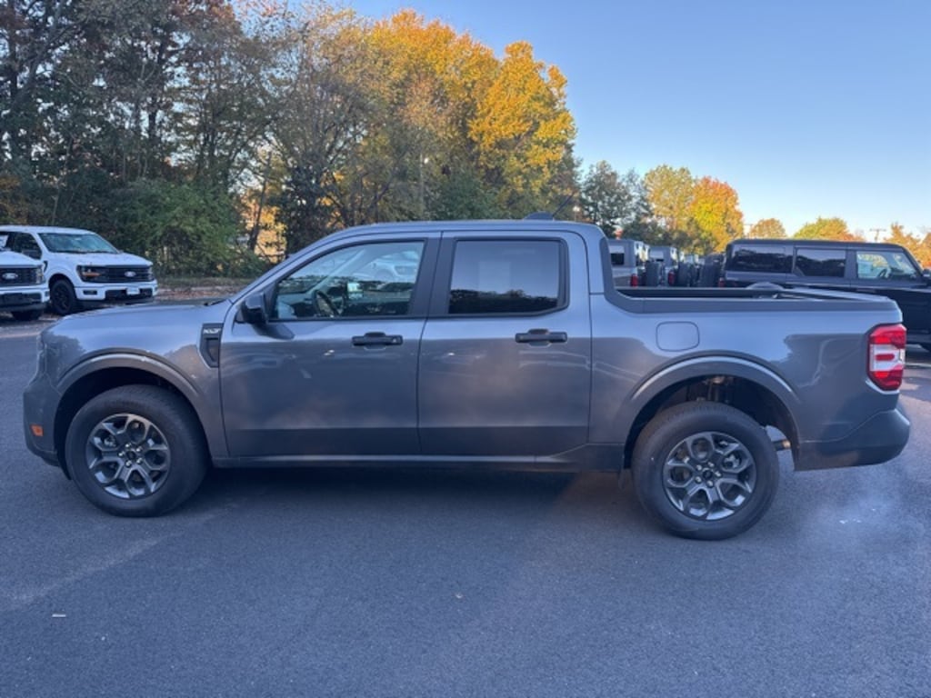New 2025 Ford Maverick XLT 4D Crew Cab