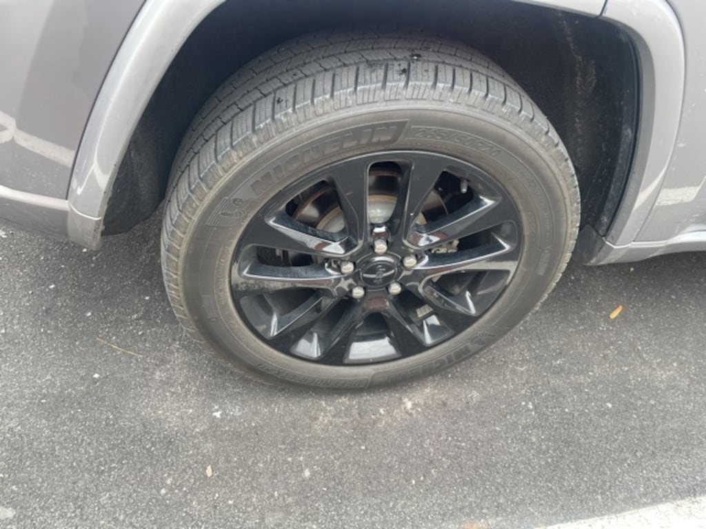 Used 2017 Jeep Grand Cherokee Altitude SUV