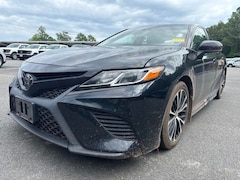 2020 Toyota Camry SE Sedan