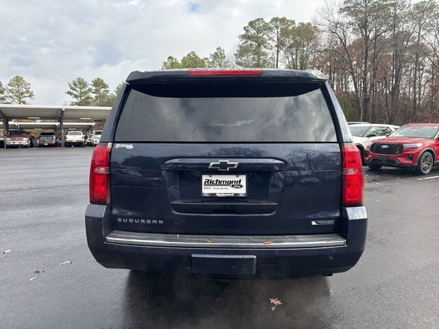 2017 Chevrolet Suburban Premier photo 3