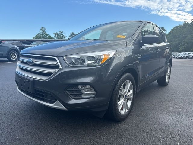 2019 Ford Escape SE's photo