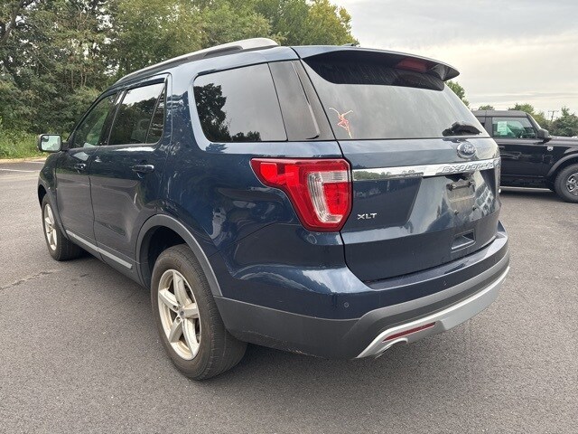 2017 Ford Explorer XLT photo 3