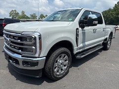 2025 Ford F-250 Lariat 4D Crew Cab