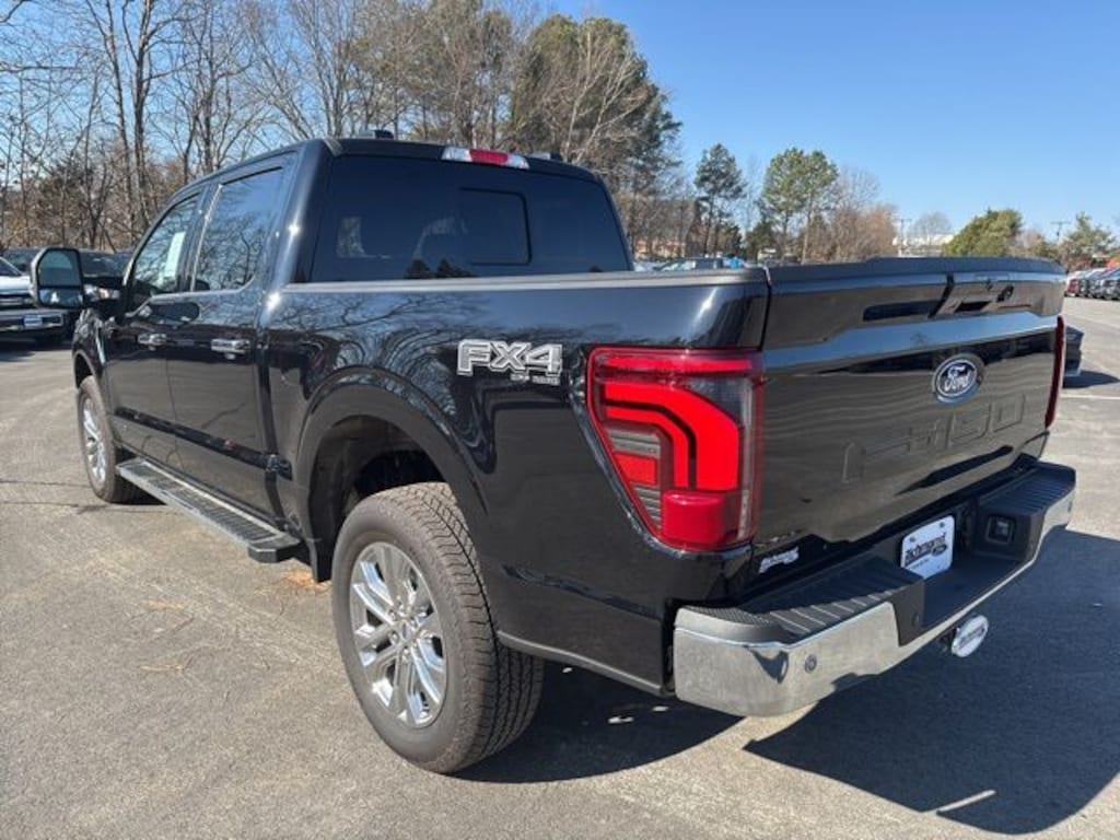 New 2025 Ford F-150 Lariat 4D SuperCrew