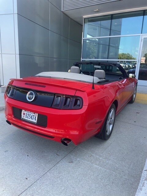 2014 Ford Mustang GT Convertible photo 2