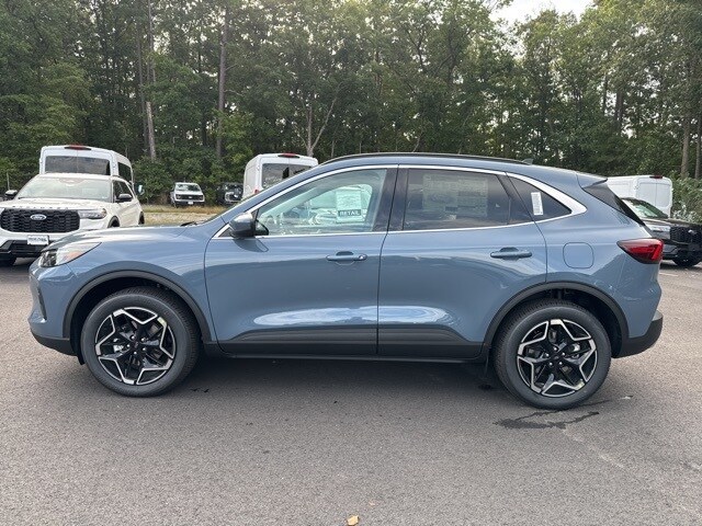 2026 Ford Escape Platinum Sport photo 2