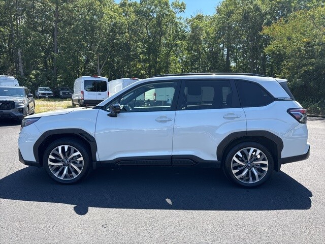 2025 Subaru Forester Touring photo 2