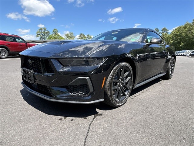 2025 Ford Mustang GT photo 4