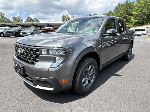 2025 Ford Maverick XLT photo 2