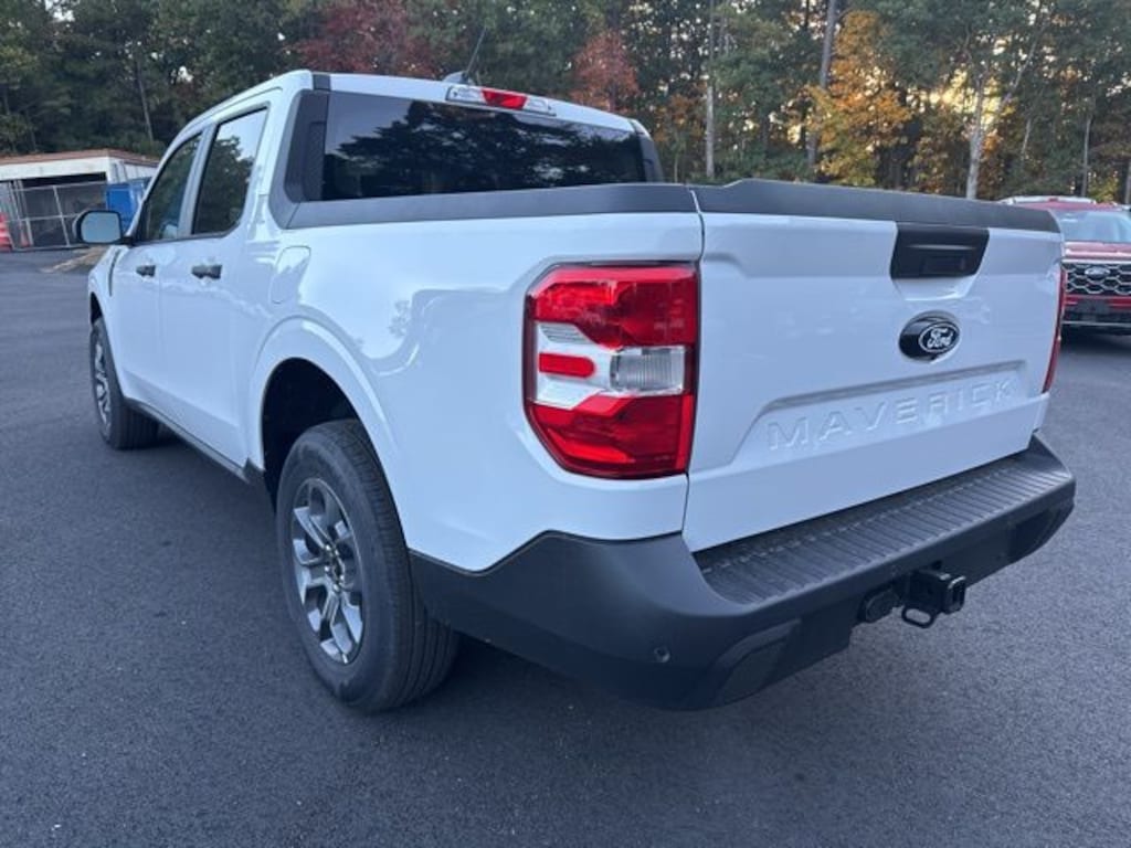 New 2025 Ford Maverick XLT 4D Crew Cab