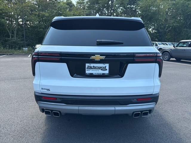 2025 Chevrolet Traverse 2LT photo 3