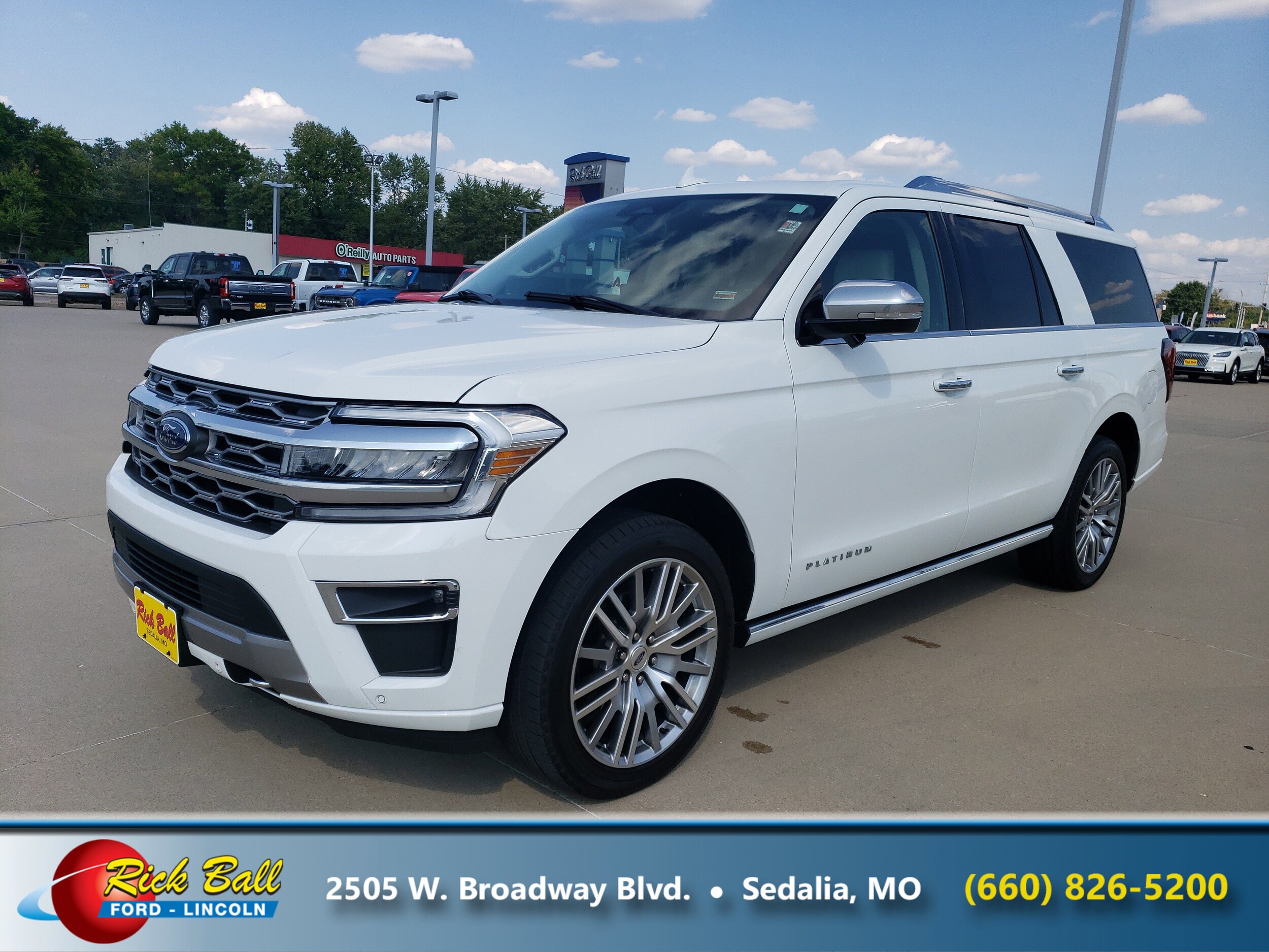2022 Ford Expedition MAX Platinum photo 2