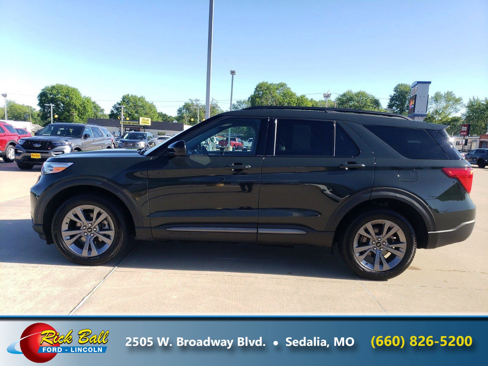 2022 Ford Explorer XLT photo 4